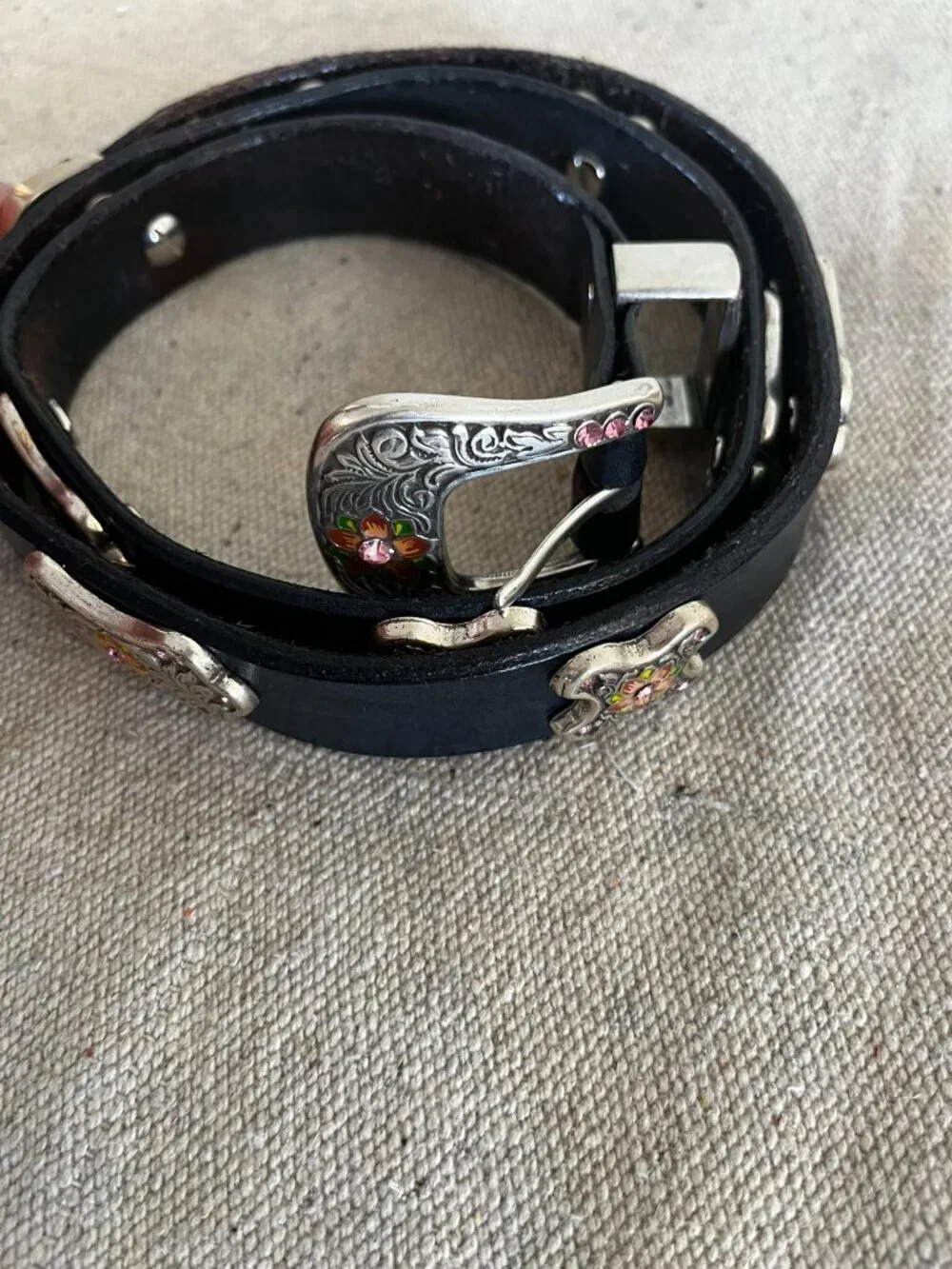 TLF Woman Beautiful Blindly Floral Rhinestone/Silver Tone Leather Western Belt